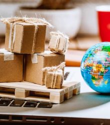 imgi_52_close-up-boxes-globe-laptop_1048944-6438449